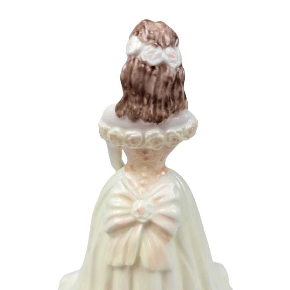 Coalport debutante lauren